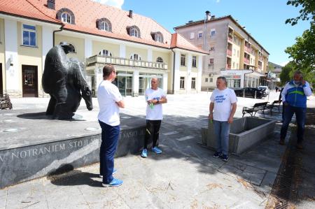 SLOVENSKA BAKLA 01 FOTO LJUBO VUKELIČ